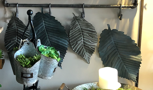 Brattea Wall Leaf - med