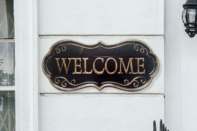 Welcome Hanging Metal Wall Sign